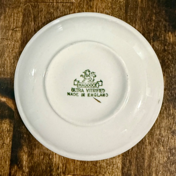 Maddock Teacup Saucer, Ultra Vitrified, Made in England, Leaf Gold Rim - Picture 3 of 5